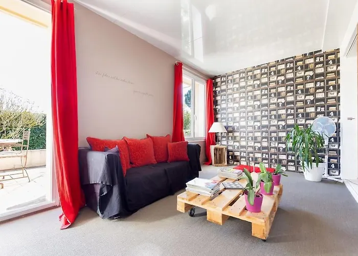 3 Parking Et Terrasse Villa